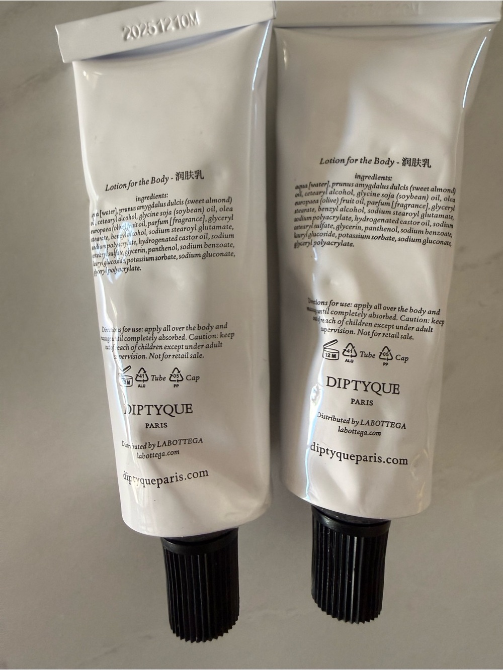 diptyque Travel Size Body Lotion 2 Piece Set New Unopened - Picture 3 of 3
